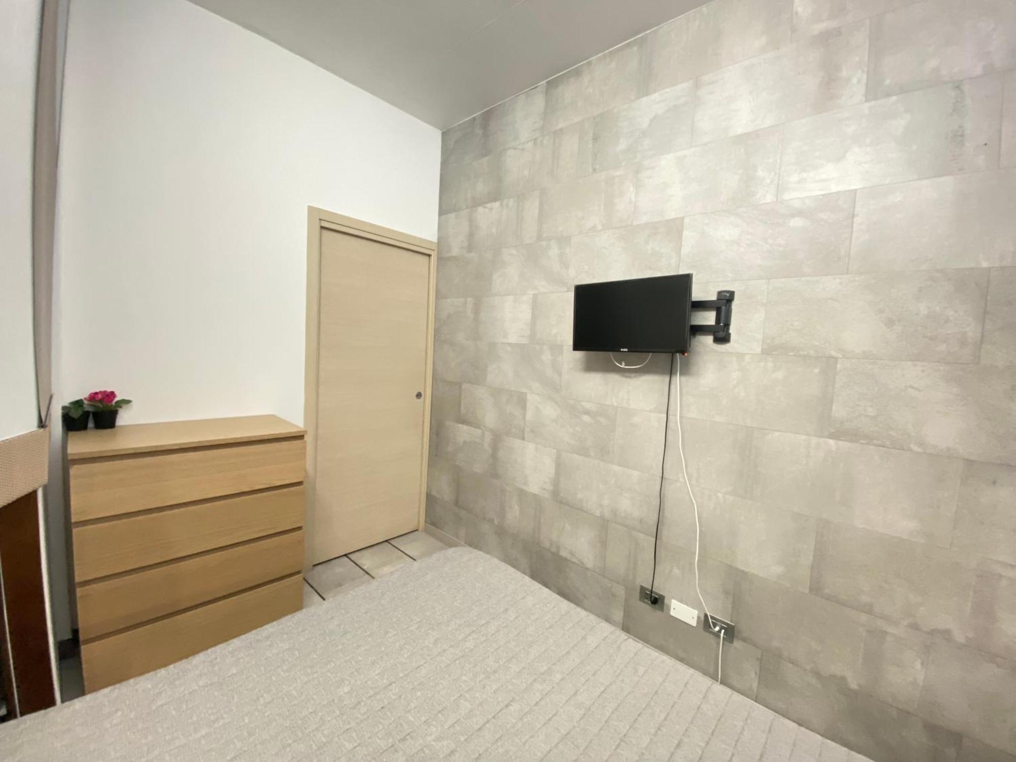 "R&P Apartment", Short Term Stay, Elegant Design, Bisceglie Metro Station, Easy For San Siro And Fiera Milano, Free Parking Kültér fotó