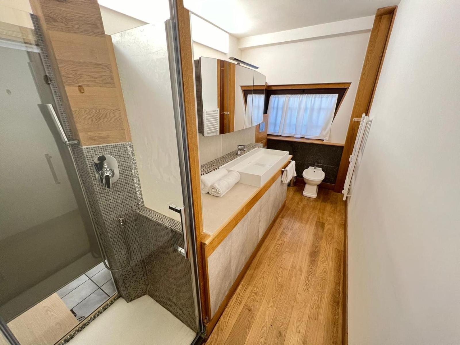"R&P Apartment", Short Term Stay, Elegant Design, Bisceglie Metro Station, Easy For San Siro And Fiera Milano, Free Parking Kültér fotó