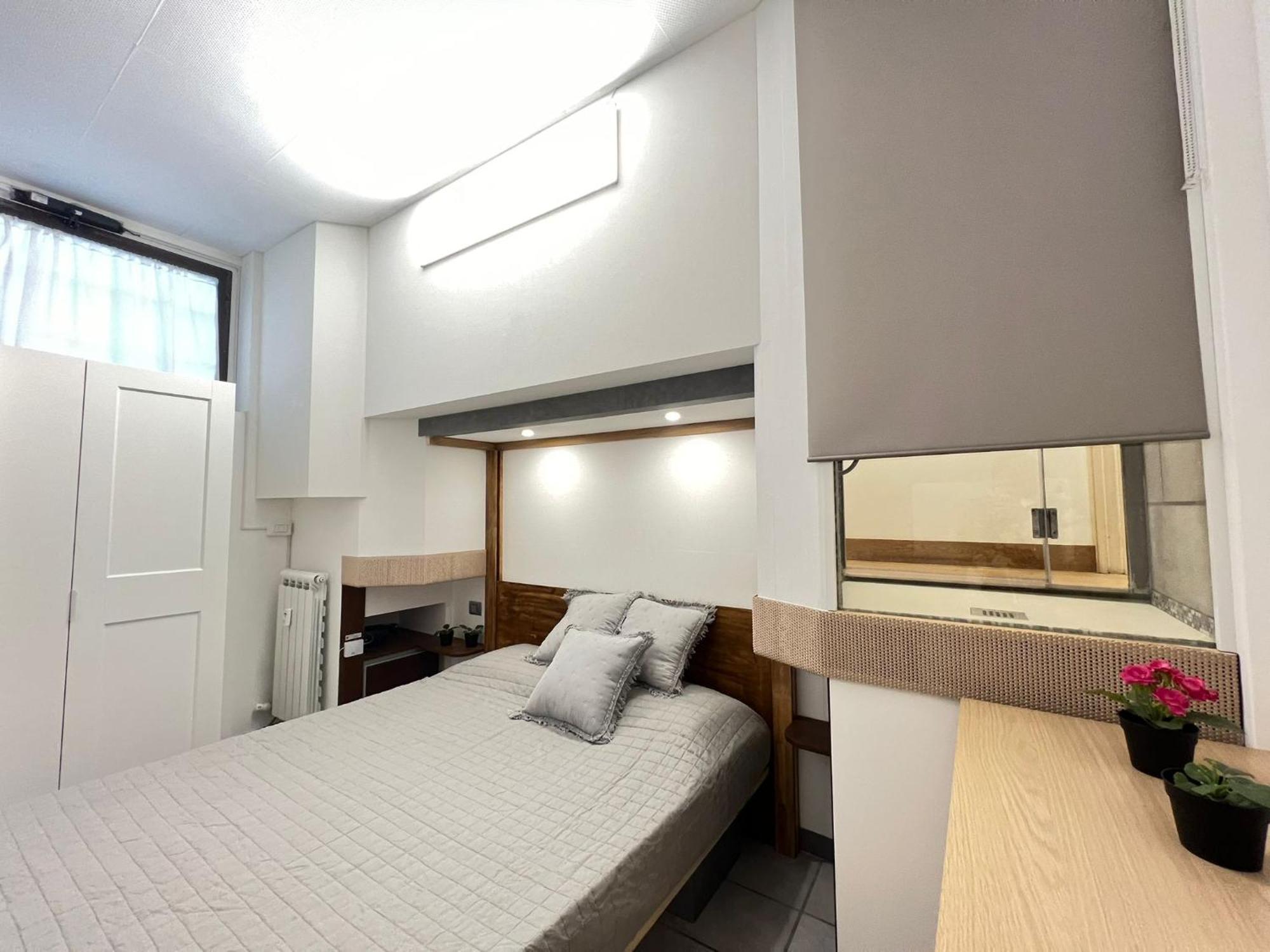 "R&P Apartment", Short Term Stay, Elegant Design, Bisceglie Metro Station, Easy For San Siro And Fiera Milano, Free Parking Kültér fotó