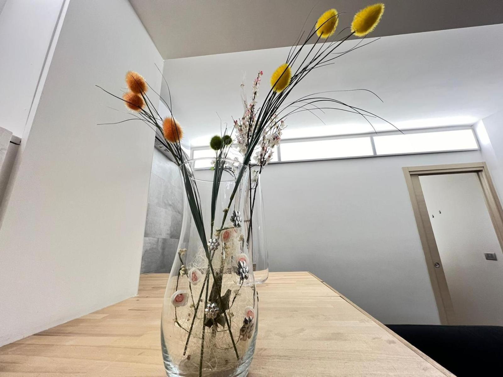 "R&P Apartment", Short Term Stay, Elegant Design, Bisceglie Metro Station, Easy For San Siro And Fiera Milano, Free Parking Kültér fotó