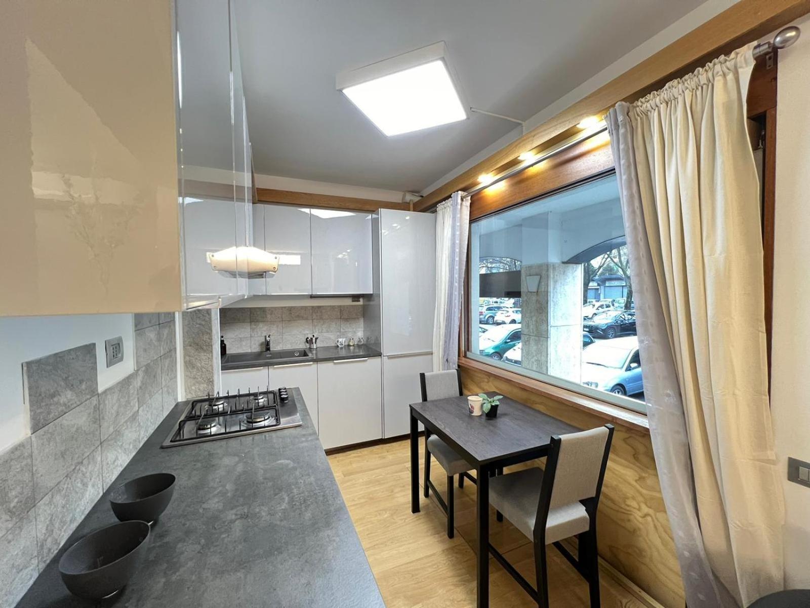 "R&P Apartment", Short Term Stay, Elegant Design, Bisceglie Metro Station, Easy For San Siro And Fiera Milano, Free Parking Kültér fotó