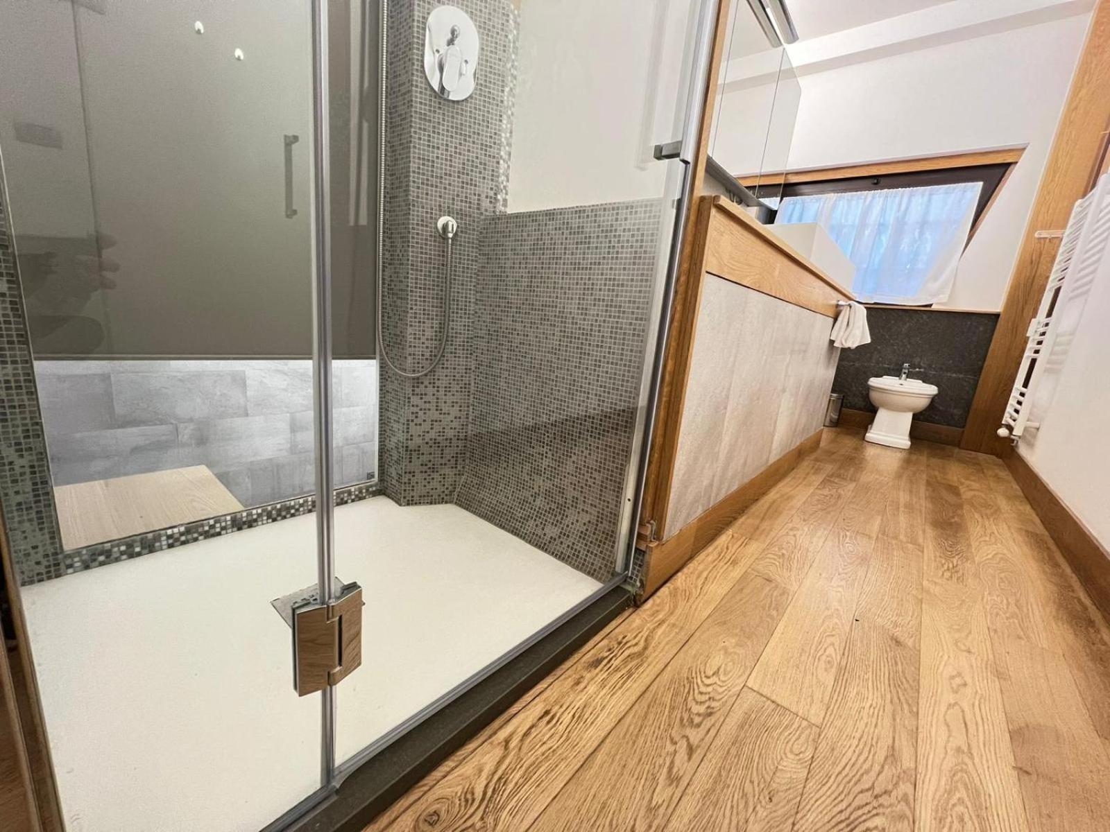 "R&P Apartment", Short Term Stay, Elegant Design, Bisceglie Metro Station, Easy For San Siro And Fiera Milano, Free Parking Kültér fotó