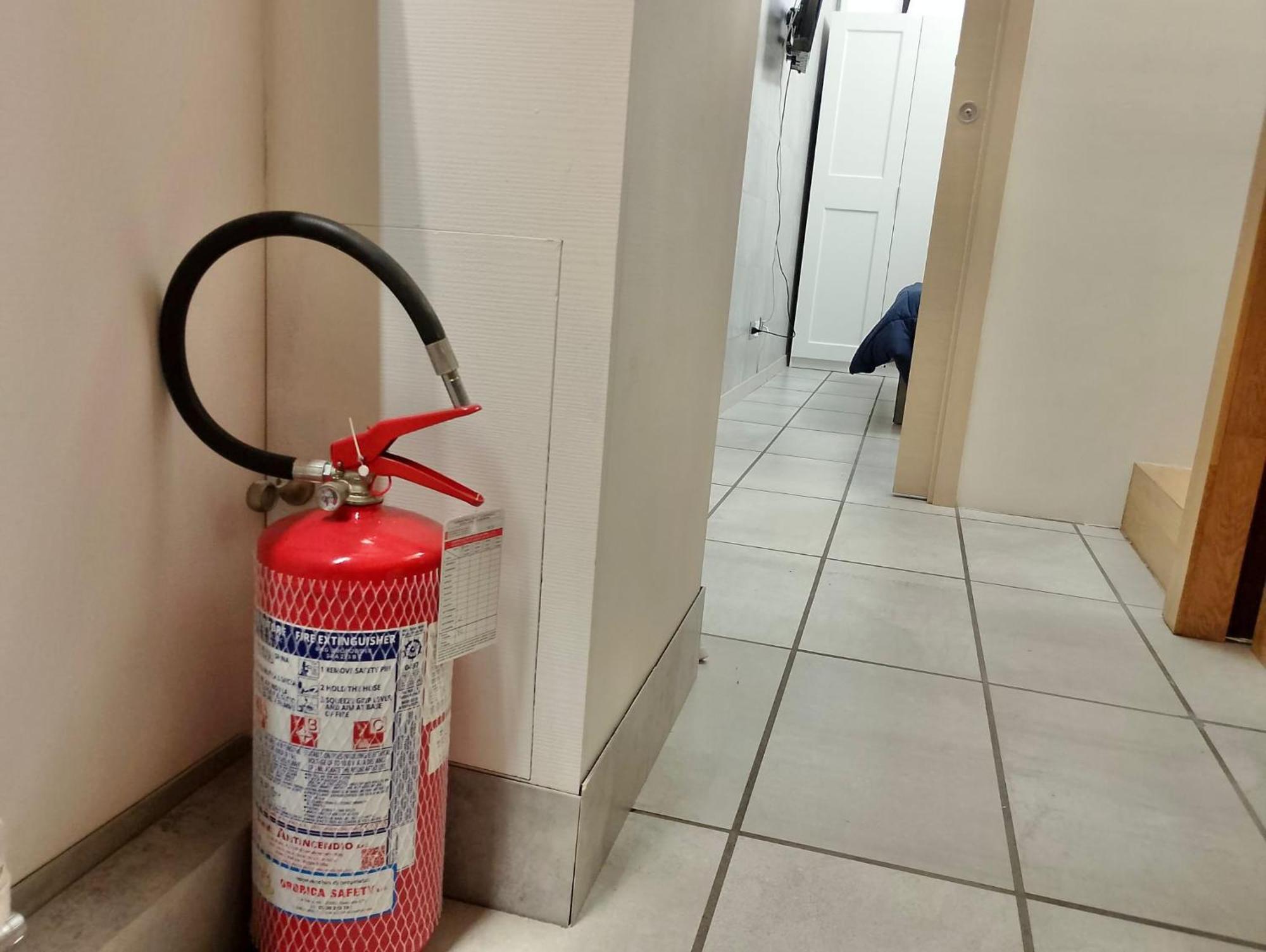 "R&P Apartment", Short Term Stay, Elegant Design, Bisceglie Metro Station, Easy For San Siro And Fiera Milano, Free Parking Kültér fotó